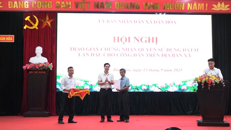 Xã Dân Hòa đẩy nhanh tiến độ cấp Giấy chứng nhận quyền sử dụng đất ở lần đầu, tăng cường quản lý đất đai và trật tự xây dựng- Ảnh 4.