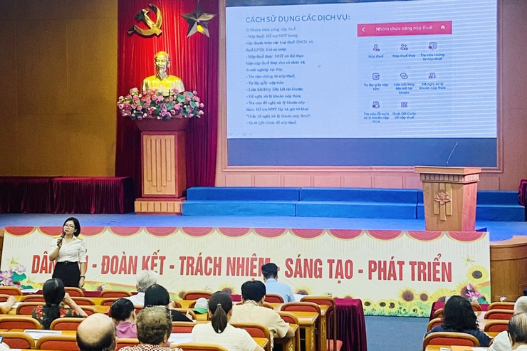 Phường Thanh Xuân triển khai sử dụng thu thuế đất phi nông nghiệp bằng hình thức điện tử qua eTax Mobile và các hình thức không dùng tiền mặt- Ảnh 1.