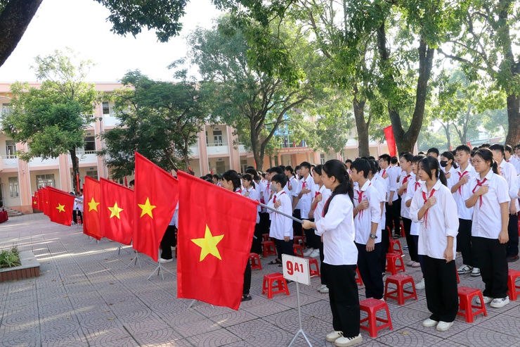 Trường THCS Lương Mỹ tổ chức tuyên truyền An toàn giao thông và phòng chống bạo lực học đường- Ảnh 1.