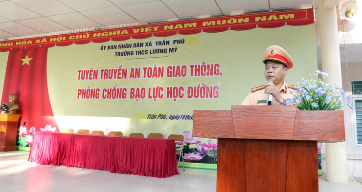 Trường THCS Lương Mỹ tổ chức tuyên truyền An toàn giao thông và phòng chống bạo lực học đường- Ảnh 3.