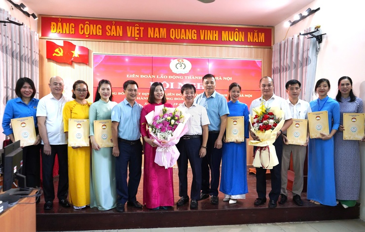 Sơn Tây công bố Quyết định thành lập Công đoàn phường- Ảnh 1.