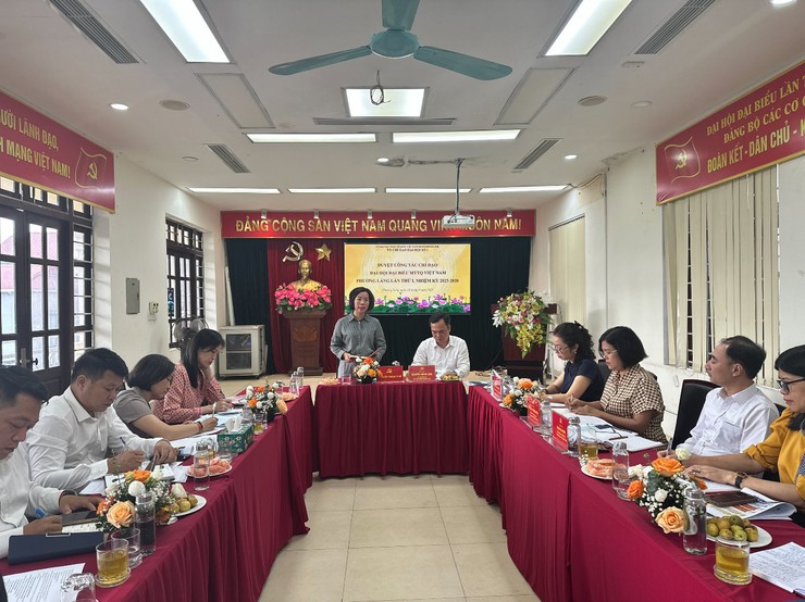 TỔ CÔNG TÁC CHỈ ĐẠO ĐẠI HỘI SỐ 1 CỦA ỦY BAN MTTQ VIỆT NAM THÀNH PHỐ HÀ NỘI LÀM VIỆC VỚI ĐẢNG ỦY PHƯỜNG LÁNG VỀ CÔNG TÁC CHUẨN BỊ ĐẠI HỘI- Ảnh 2.