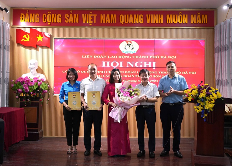 Sơn Tây công bố Quyết định thành lập Công đoàn phường- Ảnh 2.