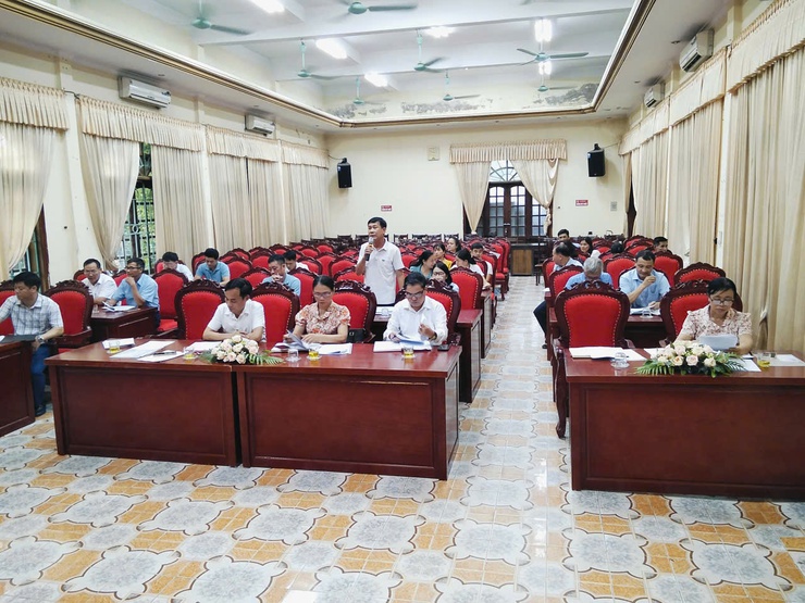 Xã Hoà Phú công bố Quyết định bầu cử Trưởng thôn, triển khai Kế hoạch, hướng dẫn công tác bầu cử Trưởng thôn
- Ảnh 1.