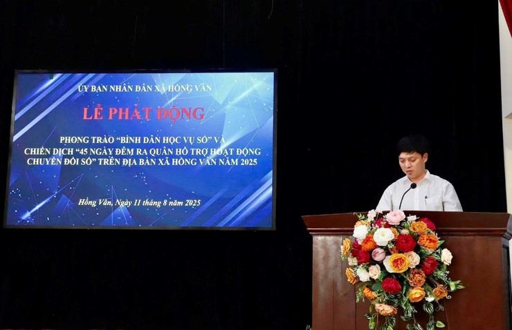 Xã Hồng Vân triển khai hiệu quả Chiến dịch “45 ngày đêm ra quân hỗ trợ hoạt động chuyển đổi số” và phong trào “Bình dân học vụ số”.- Ảnh 1.