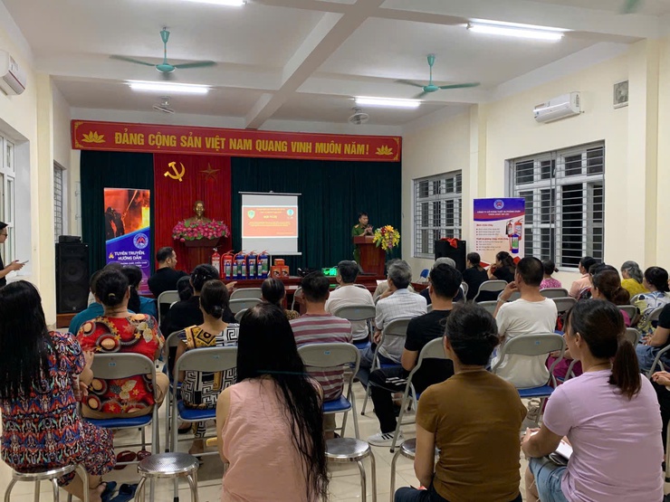 Công an phường Kiến Hưng tổ chức tuyên truyền, phổ biến kiến thức pháp luật, kỹ năng phòng cháy, chữa cháy và thoát nạn ở khu dân cư- Ảnh 1.