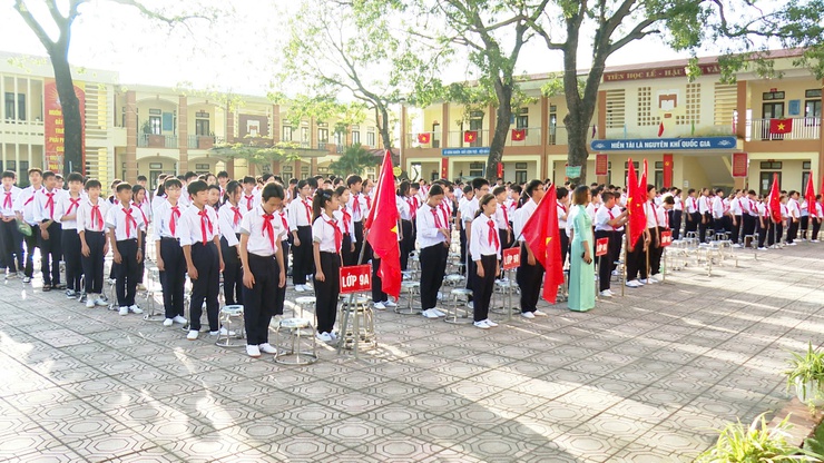 Từ 31/10: Thực hiện quy định mới về khen thưởng và kỷ luật học sinh- Ảnh 1.