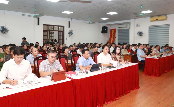 Hội nghị quán triệt, triển khai Nghị quyết Đại hội Đảng bộ phường Vĩnh Tuy lần thứ I và các Nghị quyết quan trọng của Bộ Chính trị- Ảnh 5.