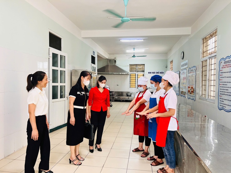 Xã Kiều Phú tổ chức kiểm tra đột xuất công tác đảm bảo ATTP tại 02 trường Mầm non Ngọc Mỹ A và MN Ngọc Mỹ B.- Ảnh 5.
