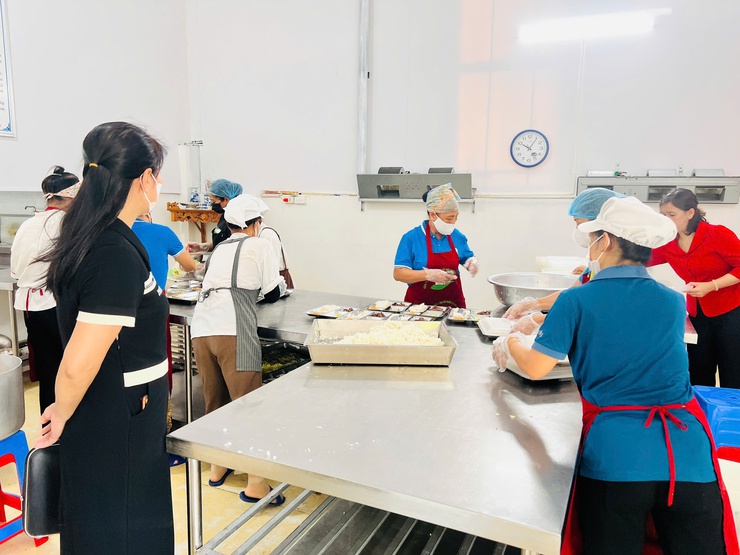 Xã Kiều Phú tổ chức kiểm tra đột xuất công tác đảm bảo ATTP tại 02 trường Mầm non Ngọc Mỹ A và MN Ngọc Mỹ B.- Ảnh 3.