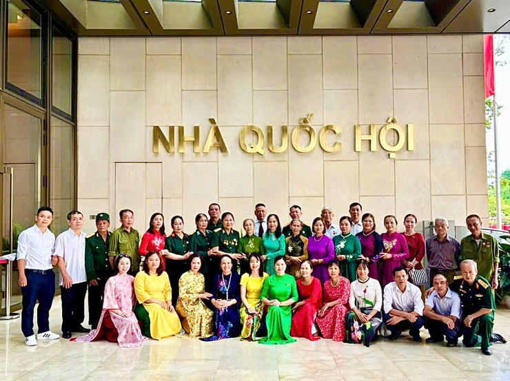 Chi bộ thôn Cổ Điển B, xã Thanh Trì: Thăm quan Tòa nhà Quốc hội – nâng cao nhận thức chính trị, tư tưởng cho đảng viên- Ảnh 3.