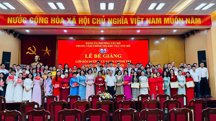 112 học viên hoàn thành lớp bồi dưỡng lý luận chính trị dành cho đảng viên mới- Ảnh 3.