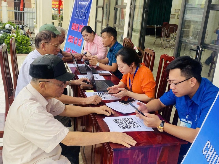 Những kết quả tích cực từ chiến dịch "45 ngày đêm ra quân hỗ trợ chuyển đổi số" tại xã Thường Tín- Ảnh 6.