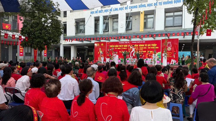 KHÔNG KHÍ SÔI NỔI TẠI ĐIỂM CẦU TIẾP SÓNG TRUYỀN HÌNH TRỰC TIẾP SỰ KIỆN A80 Ở TRƯỜNG THCS YÊN HOÀ VÀ TRƯỜNG THCS TRẦN DUY HƯNG- Ảnh 3.