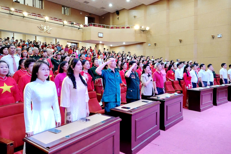 Phường Thanh Xuân tổ chức Lễ chào cờ và theo dõi Lễ kỷ niệm, diễu binh, diễu hành mừng Quốc khánh 02/9- Ảnh 2.