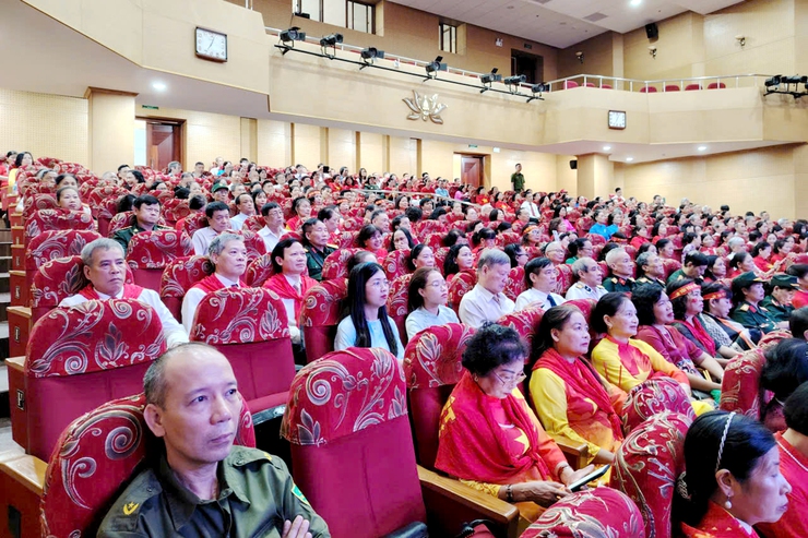 Phường Thanh Xuân tổ chức Lễ chào cờ và theo dõi Lễ kỷ niệm, diễu binh, diễu hành mừng Quốc khánh 02/9- Ảnh 5.
