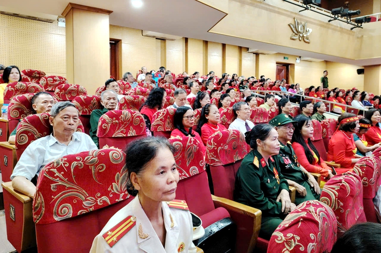 Phường Thanh Xuân tổ chức Lễ chào cờ và theo dõi Lễ kỷ niệm, diễu binh, diễu hành mừng Quốc khánh 02/9- Ảnh 8.
