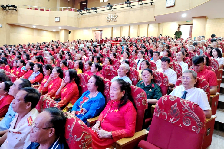 Phường Thanh Xuân tổ chức Lễ chào cờ và theo dõi Lễ kỷ niệm, diễu binh, diễu hành mừng Quốc khánh 02/9- Ảnh 6.