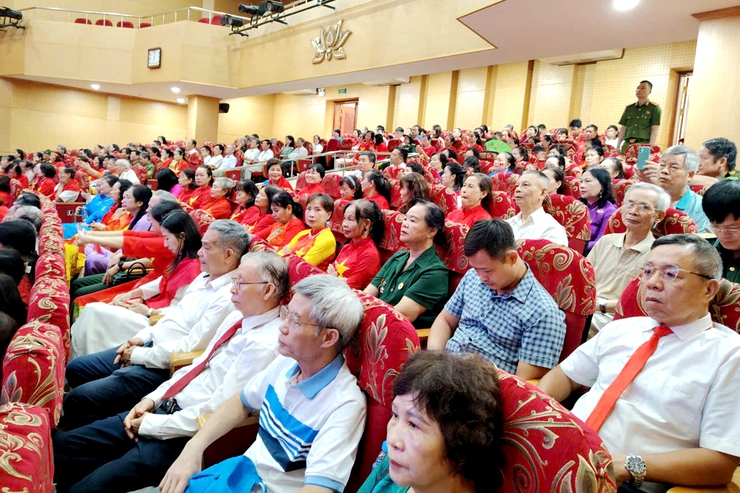Phường Thanh Xuân tổ chức Lễ chào cờ và theo dõi Lễ kỷ niệm, diễu binh, diễu hành mừng Quốc khánh 02/9- Ảnh 7.