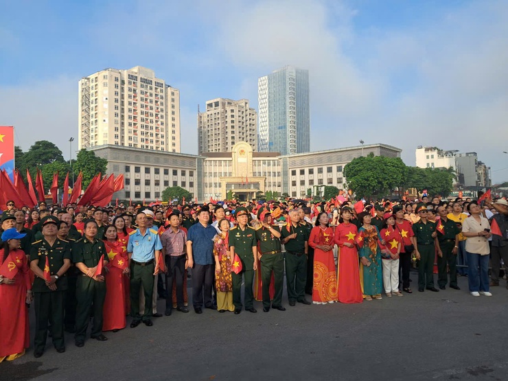 Đón đại biểu, phục vụ Nhân dân: Tây Hồ ghi dấu ấn trong lễ kỷ niệm Quốc khánh 2/9- Ảnh 1.