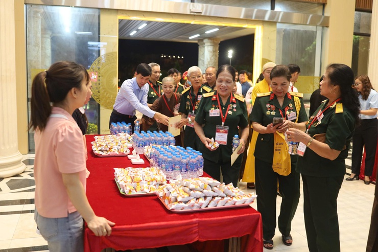 Đón đại biểu, phục vụ Nhân dân: Tây Hồ ghi dấu ấn trong lễ kỷ niệm Quốc khánh 2/9- Ảnh 7.