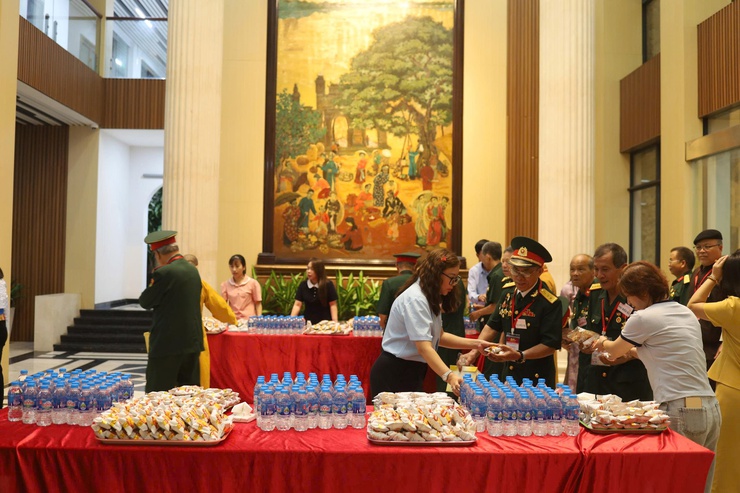 Đón đại biểu, phục vụ Nhân dân: Tây Hồ ghi dấu ấn trong lễ kỷ niệm Quốc khánh 2/9- Ảnh 6.