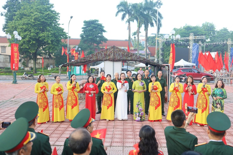 Rực rỡ Tây Hồ trong ngày hội non sông- Ảnh 3.