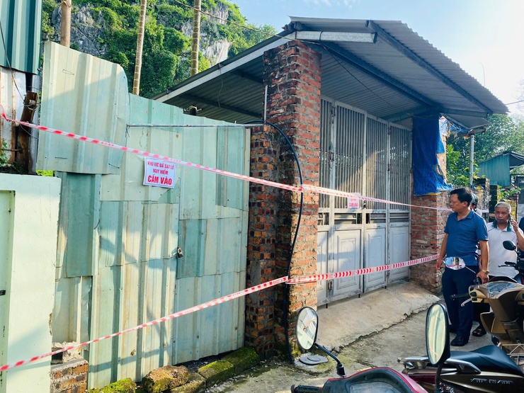 Xã Quốc Oai: Kịp thời triển khai biện pháp ứng phó vụ sạt lở đá tại núi Hoàng Xá- Ảnh 2.