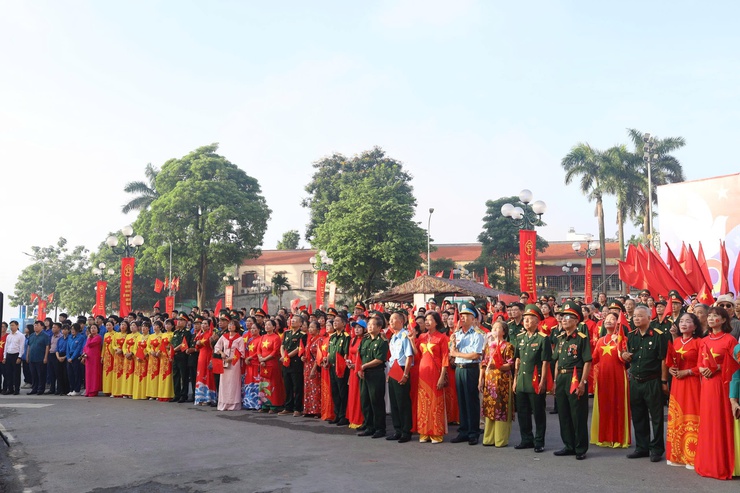 Rực rỡ Tây Hồ trong ngày hội non sông- Ảnh 1.