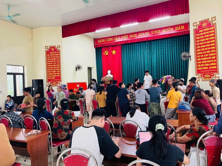 NHÂN DÂN XÃ YÊN BÀI PHẤN KHỞI NHẬN QUÀ TẾT ĐỘC LẬP- Ảnh 3.