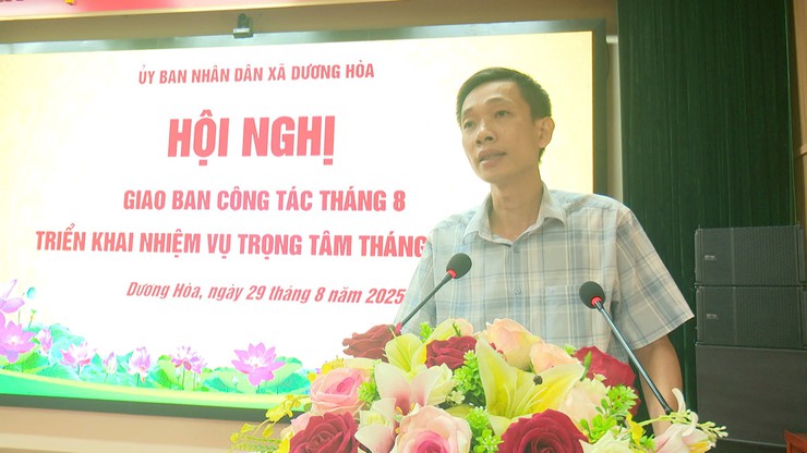 UBND xã giao ban công tác tháng 8; triển khai nhiệm vụ trọng tâm tháng 9/2025- Ảnh 3.