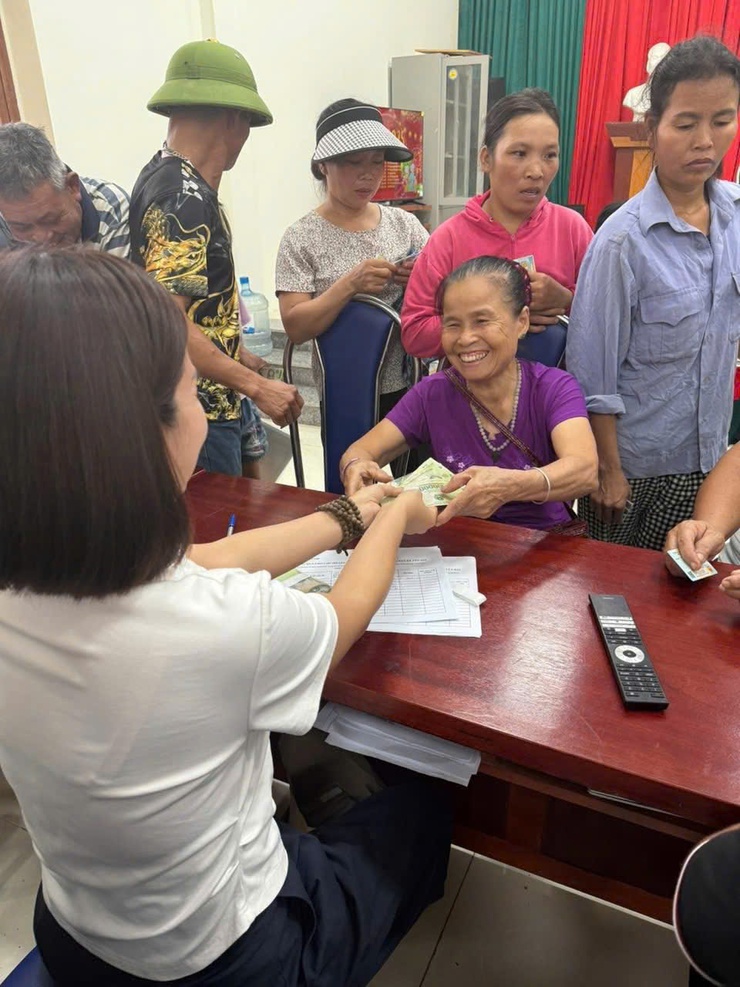 NHÂN DÂN XÃ YÊN BÀI PHẤN KHỞI NHẬN QUÀ TẾT ĐỘC LẬP- Ảnh 5.