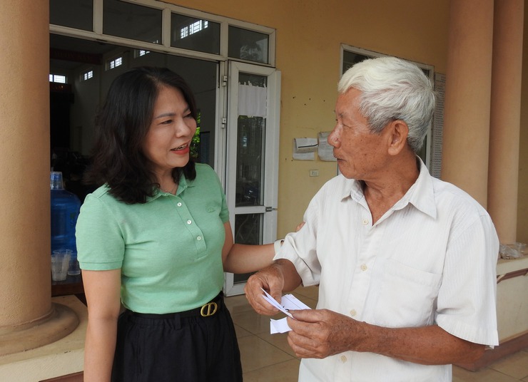 TRUNG GIÃ: TẬP TRUNG CHI TRẢ QUÀ CHO NGƯỜI DÂN ĂN TẾT ĐỘC LẬP- Ảnh 1.