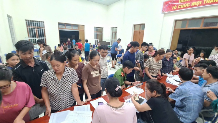 NHÂN DÂN XÃ YÊN BÀI PHẤN KHỞI NHẬN QUÀ TẾT ĐỘC LẬP- Ảnh 6.