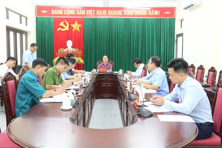 Hội nghị Ban Thường vụ Đảng ủy xã Bất Bạt: Thảo luận cho ý kiến vào một số nội dung thuộc thẩm quyền.- Ảnh 1.