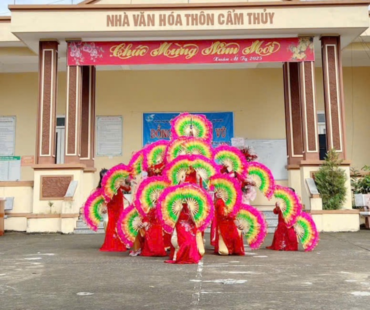 Hoạt động dân vũ sôi nổi của Hội LHPN xã Bất Bạt chào mừng 80 năm Cách mạng Tháng Tám và Quốc khánh 2/9- Ảnh 13.