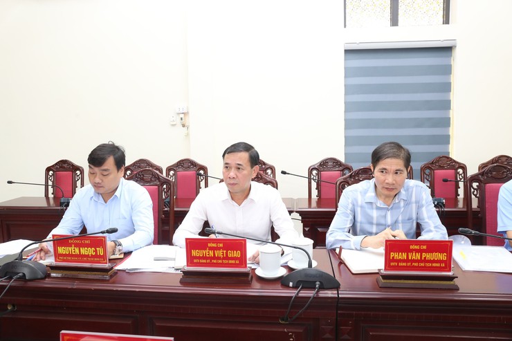 Hội nghị Ban Thường vụ Đảng ủy xã Bất Bạt: Thảo luận cho ý kiến vào một số nội dung thuộc thẩm quyền.- Ảnh 2.