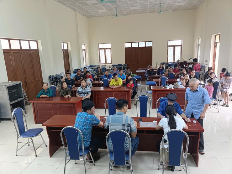Xã Ba Vì trao quà đến tận tay nhân dân dịp kỷ niệm 80 năm Cách mạng Tháng 8 và Quốc Khánh 02/9- Ảnh 7.