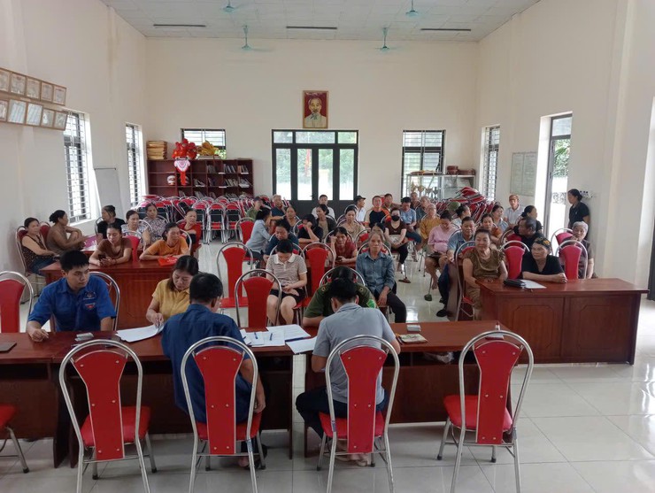 Xã Ba Vì trao quà đến tận tay nhân dân dịp kỷ niệm 80 năm Cách mạng Tháng 8 và Quốc Khánh 02/9- Ảnh 5.