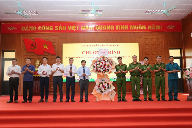Chương trình gặp mặt kỷ niệm 80 năm Ngày truyền thống các cơ quan hành chính nhà nước (28/8/1945 - 28/8/2025)- Ảnh 4.