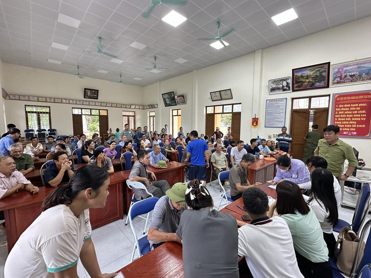 Xã Ba Vì trao quà đến tận tay nhân dân dịp kỷ niệm 80 năm Cách mạng Tháng 8 và Quốc Khánh 02/9- Ảnh 1.