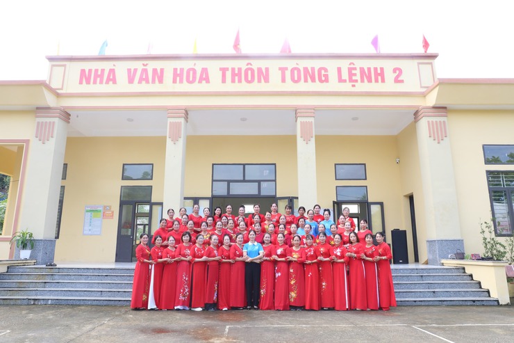 Hoạt động dân vũ sôi nổi của Hội LHPN xã Bất Bạt chào mừng 80 năm Cách mạng Tháng Tám và Quốc khánh 2/9- Ảnh 6.