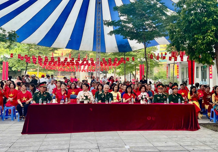 KHÔNG KHÍ SÔI NỔI TẠI ĐIỂM CẦU TIẾP SÓNG TRUYỀN HÌNH TRỰC TIẾP SỰ KIỆN A80 Ở TRƯỜNG THCS YÊN HOÀ VÀ TRƯỜNG THCS TRẦN DUY HƯNG- Ảnh 4.