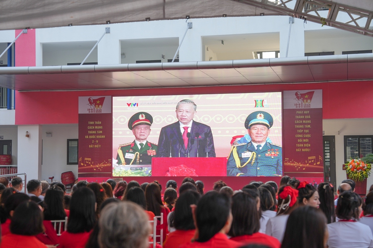 UBND xã Gia Lâm tổ chức trình chiếu trực tiếp Lễ diễu binh kỷ niệm Cách mạng Tháng Tám và Quốc khánh 2/9- Ảnh 3.