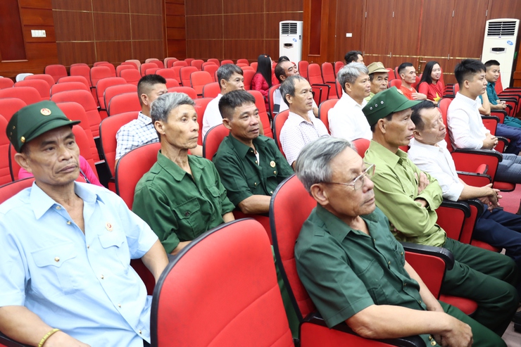 Xã Phú Xuyên tổ chức chương trình dự và theo dõi truyền hình trực tiếp Lễ kỷ niệm,  diễu binh, diễu hành kỷ niệm 80 năm Cách mạng tháng Tám thành công  và Quốc khánh 2/9- Ảnh 5.