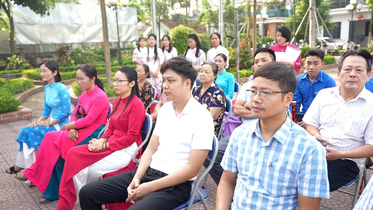 Xã Dương Hoà khánh thành công trình “Tuyến đê bích hoạ, nở hoa” - Ảnh 2.