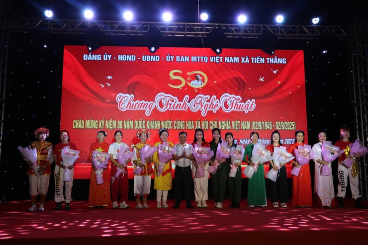Sôi nổi chương trình nghệ thuật chào mừng Kỷ niệm 80 năm Quốc khánh 2/9- Ảnh 1.