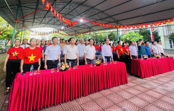 PHƯỜNG VĨNH HƯNG TỔ CHỨC CHO CÁN BỘ, NHÂN DÂN PHƯỜNG VĨNH HƯNG XEM TRUYỀN HÌNH TRỰC TIẾP LỄ KỶ NIỆM 80 NĂM CÁCH MẠNG THÁNG TÁM THÀNH CÔNG VÀ QUỐC KHÁNH NƯỚC CỘNG HÒA XÃ HỘI CHỦ NGHĨA VIỆT NAM- Ảnh 3.