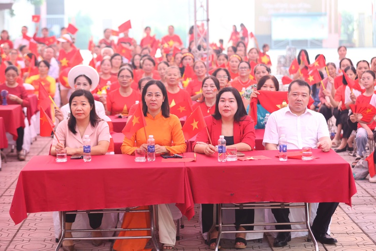 PHƯỜNG VĨNH HƯNG TỔ CHỨC CHO CÁN BỘ, NHÂN DÂN PHƯỜNG VĨNH HƯNG XEM TRUYỀN HÌNH TRỰC TIẾP LỄ KỶ NIỆM 80 NĂM CÁCH MẠNG THÁNG TÁM THÀNH CÔNG VÀ QUỐC KHÁNH NƯỚC CỘNG HÒA XÃ HỘI CHỦ NGHĨA VIỆT NAM- Ảnh 6.
