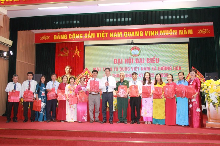 Nhiệm kỳ 2025-2030: MTTQ Việt Nam xã Dương Hòa đoàn kết, sáng tạo, phát triển, vững bước trong kỷ nguyên mới.- Ảnh 19.